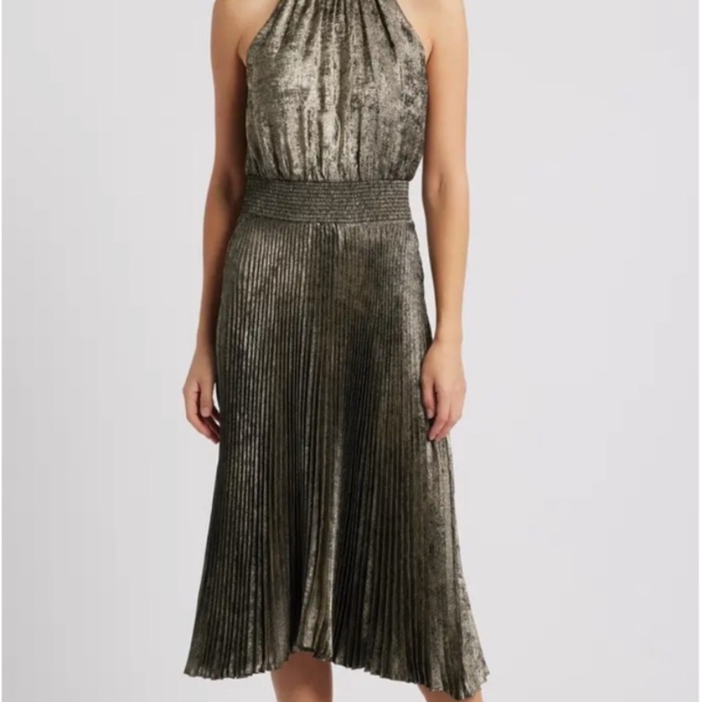 Vince Camuto - Metallic Halter Pleated Dress